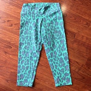 Fit Mama Wm Custom Capri Leggings Leopard Print purple & sea foam green Size xs